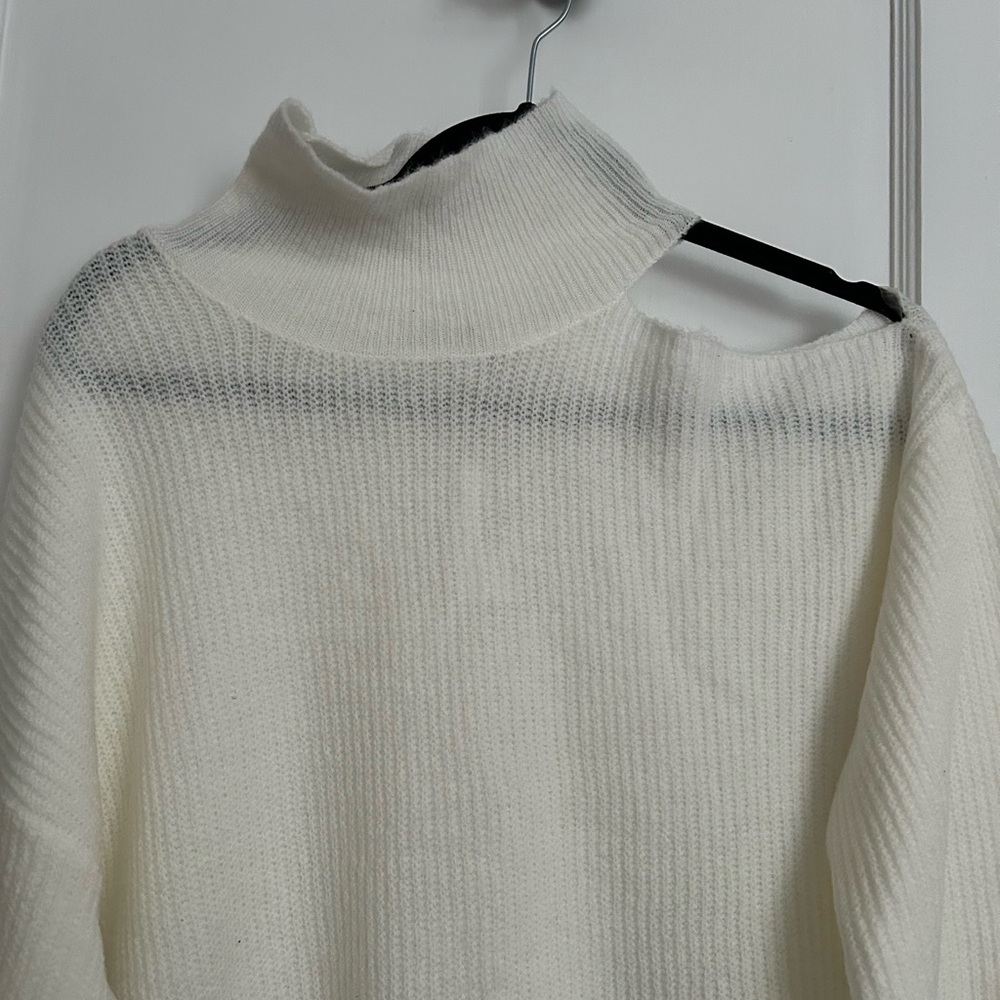Off-white Turtleneck